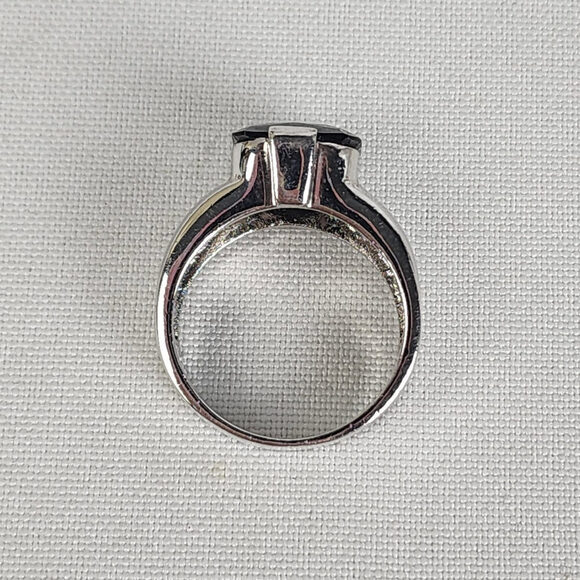 Silver & Black Faceted Stone Ring Size 9 - Picture 6 of 7
